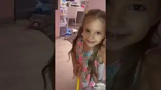 Алиса обстрел водой Water gun Fun for kids