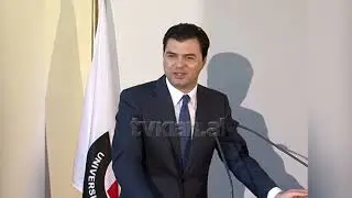 Basha uron student&euml;t p&euml;r vitin e ri akademik: Prioritet karta e studentit e stazhet-(10 Tetor 2011)