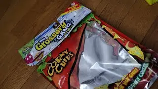 Unboxing Grossery gang corny chips