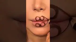 let's try this 😱 lipstick hack #youtubeshorts #shorts #makeup #hack @salmatamim8