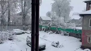 `Don&rsquo;t venture out, stay indoors&rsquo;: Govt issues advisory as Kashmir witnesses heavy snowfall