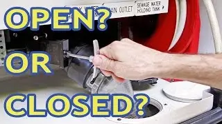 Держать серый бак вашего автодома открытым? Закрытым? А как насчёт ОБОИХ?!