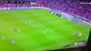 Incredible ball control by Xavi. |