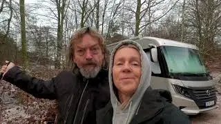 VI STÅR 1 NATT VID PICKESJÖN UTANFÖR BORÅS