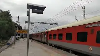 BGKT WAP-7 Hauled 10 Mins Early Running 22476 Coimbatore Hisar AC SF Express Passing Bilimora JN