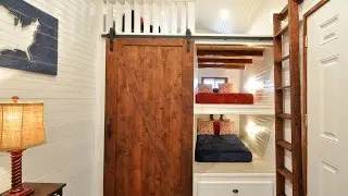 32' Tiny House Has BUILT-IN BUNK BEDS FOR THE KIDDOS