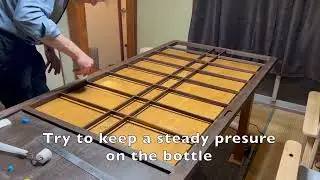 Changing paper on a Japanese screen door (English tutorial).