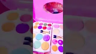 opening L O L makeup set