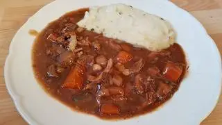Fjordland French Beef Stew With Red Wine Sauce And Mashed Potatoes