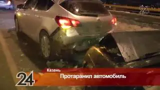 &laquo;Лада&raquo; врезалась в Opel Astra на мосту Миллениум