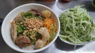 Quán Bún Thịt Nướng Trên 50 Năm Chưa Bao Giờ Vắng Khách Ở Nha Trang