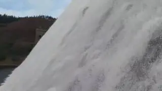 Derwent Dam Overflow 26th Feb 2017