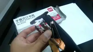 Hand-held Stapler (Deli Plier Pattern) - Bought from GEARBEST.COM