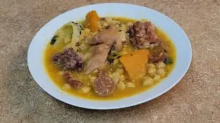 Potage de garbanzos con paticas de cerdo, no te lo pierdas ,mira el final que riquera, difrutalo