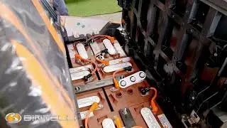 Bintelli Beyond Golf Cart - How to add water to lead acid batteries