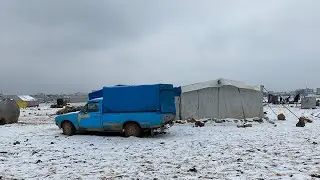 المنخفض الجوي يفاقم أزمة النازحين في المخيمات المنتشرة على أطراف مدينة إعزاز