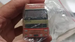 Detail Volvo FH | Globetrotter | Brand kentoys 1998 Limited Edition | made in china | Skala besar