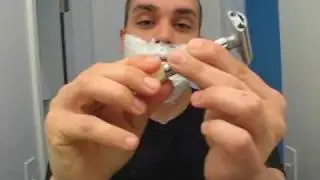 Afeitado tradicional con crema  y maquinilla ajustable.Parte 1.