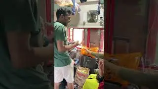 Indian jugad 🔥mobile charging problem in train.            #mobilecharging in train