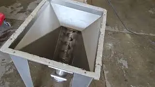 Used 4&rdquo; x 17&rsquo; Flexicon Stainless Steel Flexible Screw Conveyor [Inclined Auger Demo] | JM Industrial
