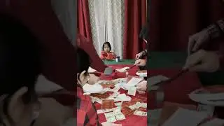 SCOOPING MONEY GAME | CHRISTMAS DAY #shorts