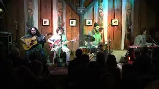 Midge's Pocket am 10 1 2026 in O'wei &ndash; Don't Ease Me In