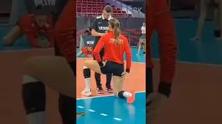 Turkish volleyball Queen 💞 Zehra Gunes set down with 💞#ytshorts #viralshorts #zehragunes #sports #1m