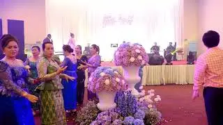 ការមិត្តភក្តិម្ដងរាំលេងសប្បាយ Dancer cute cute #wedding #waweddings #art #dancemusicnocopyright