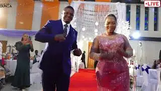 MAHARUSI ENG  MAKESI NA MASTRA WAKIINGIA UKUMBINI