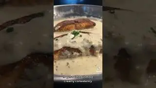 Лосось в сливочно-чесночном масле