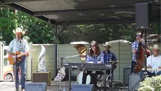 Walkin' After Midnight | Country Squires with Helena Casabona