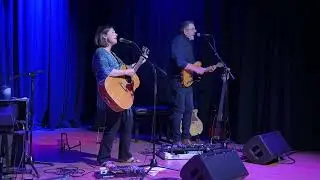 Lowri Evans - Byd ar d&acirc;n