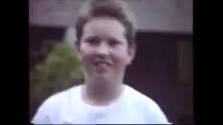 Filmpje uit 1991 met Iwein Segers en Michael Van Peel.