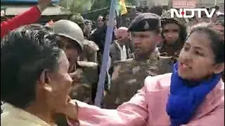 Slaps, Hair Pulling. In Madhya Pradesh, Officials vs Pro-CAA Protesters