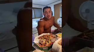 Korean Bodybuilder Kyle Youngsik Kim Livestream Eating