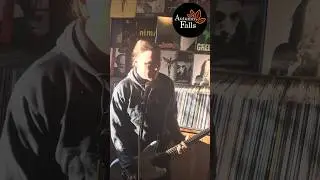 Autumn Falls - out of my way (live)
