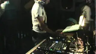 Dj Krizis en el aniversario de Dj Guatauba 3