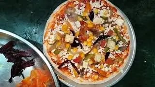 Readymade pizza base recipe||Homemade pizza in Hindi||pizza in kadahi