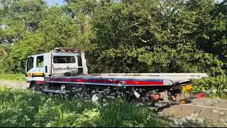 Yiannimize owners son involved in car crash, Lantern carry out recovery #recoverytruck #crash