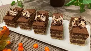 Prăjitură Cu Blat Cu Alune Și Albușuri Și Cremă De Ciocolată
