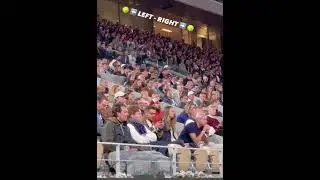 Look at this synchro of tennis fans😄