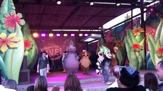 I like to move it! Madagascar Live at Chessington London