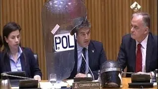 Cosidó muestra la violencia que sufrió la Policía el 22M