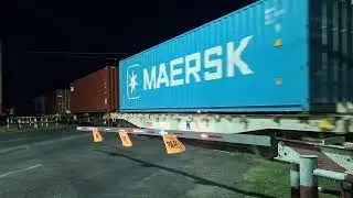 Para los que amamos los Trenes . Carguero por Zona Oeste 
