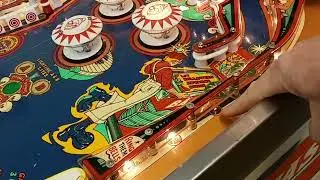 Quickie Tech Tip @ East Tennessee Pinball - How to repair flickering lights from old lamp holders.