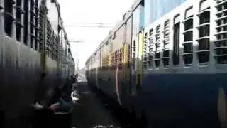 6854 Cholan Express MG - crossing MG Sethu Exp at Mailam