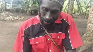 KERAJINAN TANGAN ALA SUKU KANUM TANAH PAPUA KAMPUNG RAWA BIRU GENDANG ( TELLUN )