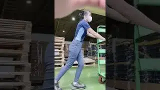 Nh&agrave; ngoại ở ph&uacute; y&ecirc;n c&ograve;n nh&agrave; nội th&igrave; ở đau 😍 #shorts