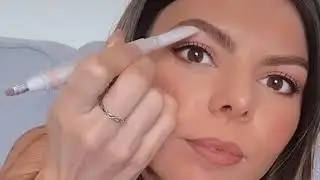 BBBLONDON | Conceal & Lift Brow Highlighter