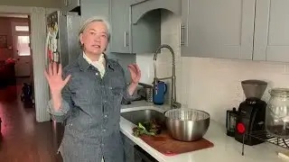 How to Wash Salad Greens